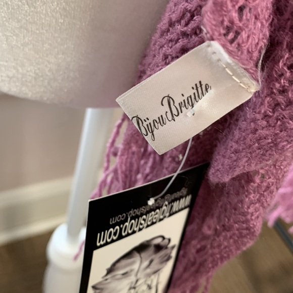 Bijou Brigitte Lavender Ruffle scarf. NWT - Picture 5 of 7